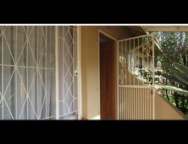 3 BEDROOM HOUSE FOR SALE IN LENASIA SOUTH